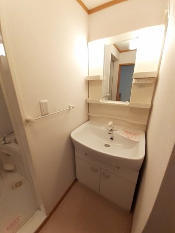 洗面設備　使いやすい洗面所です