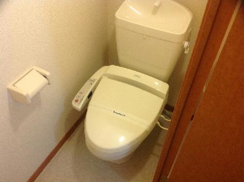 トイレ　温水洗浄便座のため冬でも快適にご利用いただけます♪