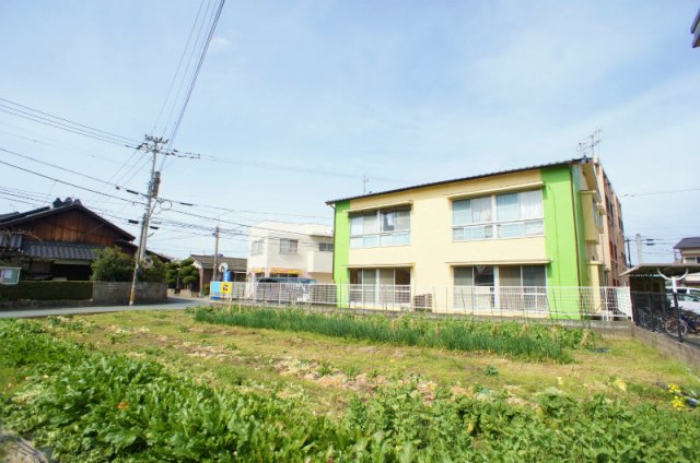 建物外観　落ち着いた雰囲気の外観です