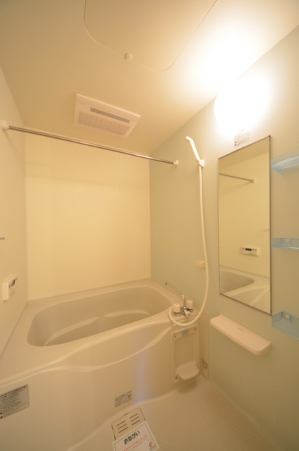 バス・シャワールーム　～１日の疲れを流しましょう～