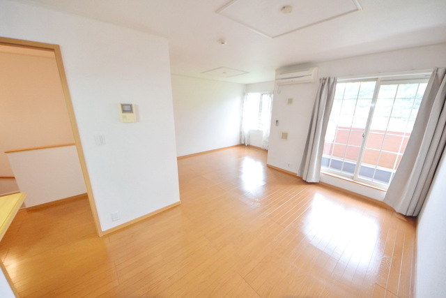 居室・リビング　～日当たりのいいリビング～