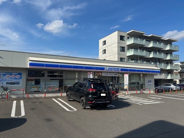 コンビニ　ローソン千歳朝日町四丁目店（コンビニ）まで182m