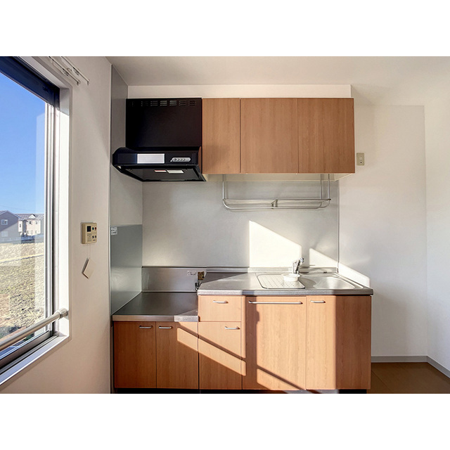 キッチン　※同間取、左右反転の201号室室内写真です※