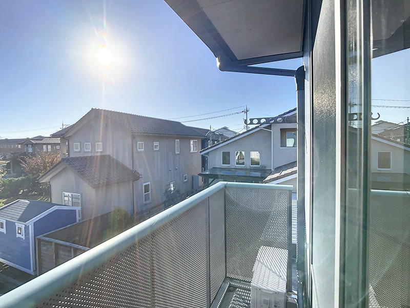 バルコニー　※同間取、左右反転の201号室室内写真です※