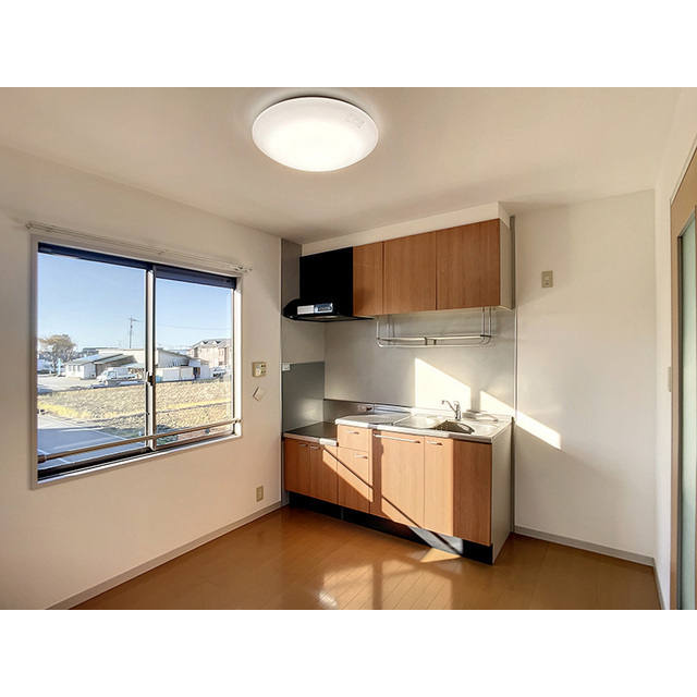 居室・リビング　※同間取、左右反転の201号室室内写真です※