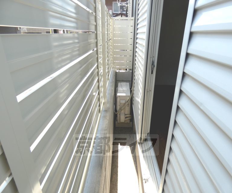 玄関　たくさん靴が置けますよ。