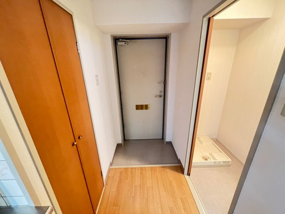 玄関　※別部屋の写真です