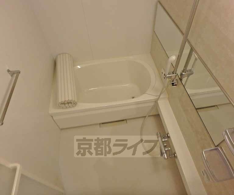 バス・シャワールーム　ゆったりできるバスルームです