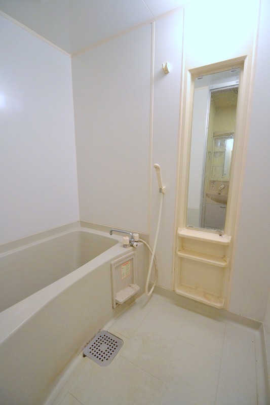 バス・シャワールーム　お問合せはシティホーム海田センター　082-821-2227