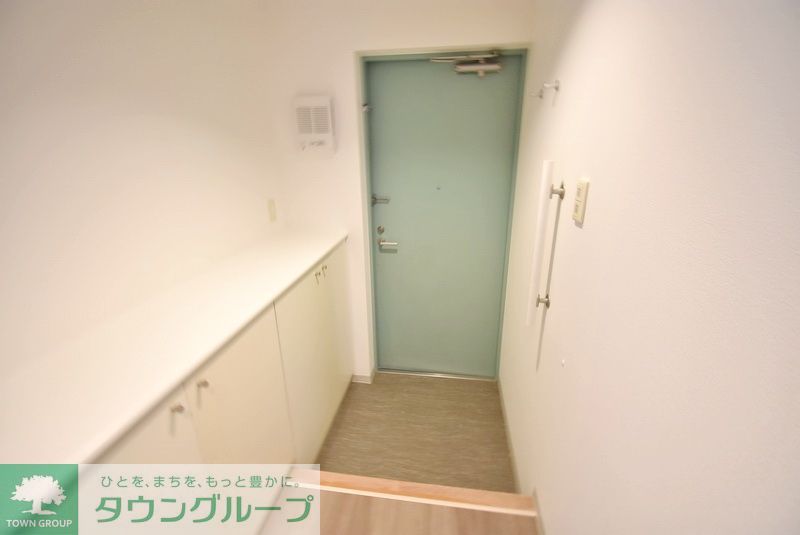 玄関　お問合せは(株)タウンハウジングレジデンス事業部　赤坂店・…