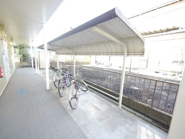 その他共有部分　★敷地内の屋根付駐輪場です★