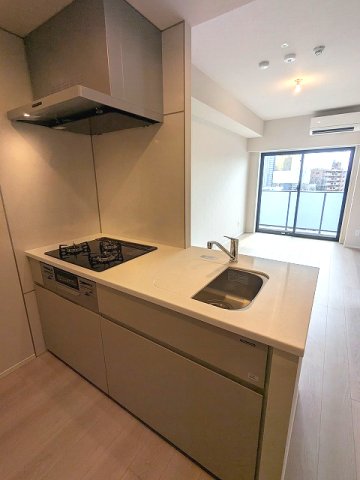 キッチン　グリル付ガス3口システムカウンターキッチン、料理やすい様にシ