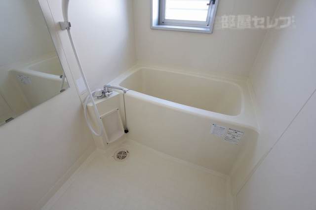 バス・シャワールーム　お風呂場も明るいです。