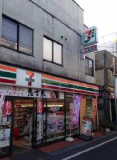 コンビニ　セブンイレブン世田谷経堂3丁目店（コンビニ）まで240m