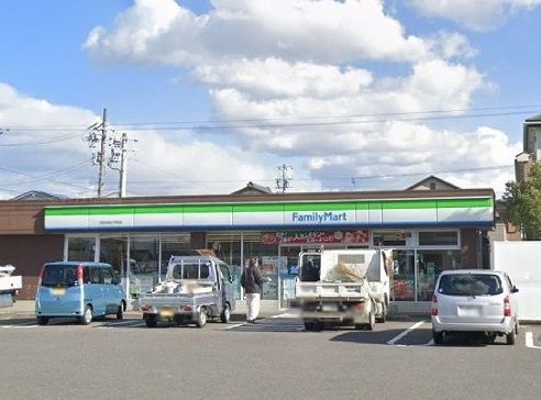 コンビニ　ファミリーマート半城土中町店（コンビニ）まで400m