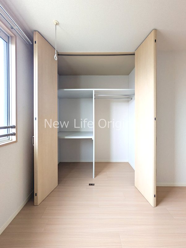 収納　洋室には大きい収納があります☆