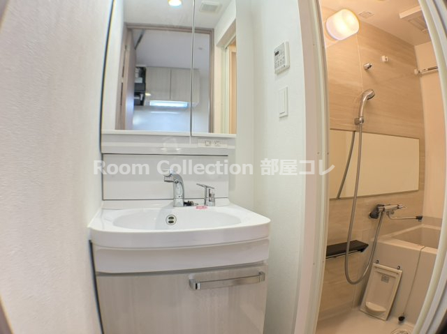 洗面設備　※同物件他部屋写真 反転、色違いの場合有 現況優先