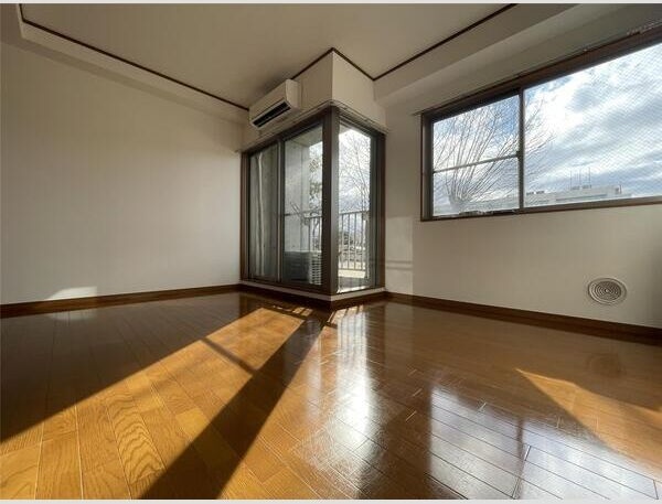 居室・リビング　使いやすい居間です