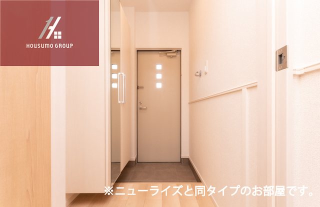 玄関　同施工会社・同型モデルの室内です。（参考写真・イメージ写真）