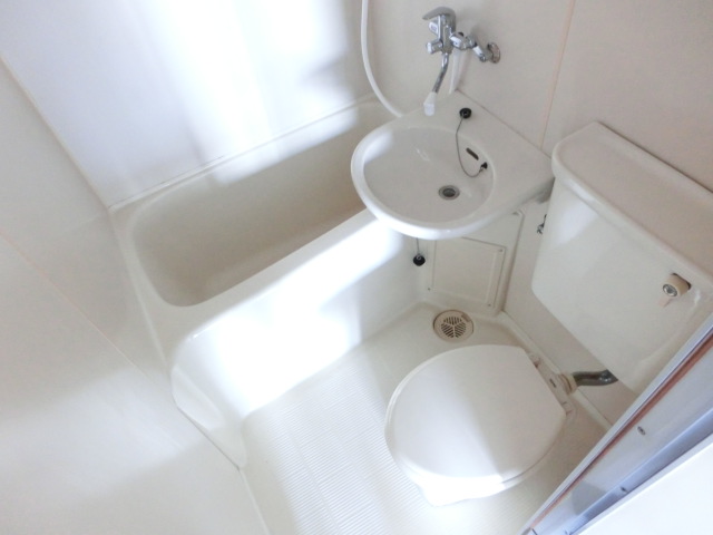 トイレ　※室内は現況を優先します