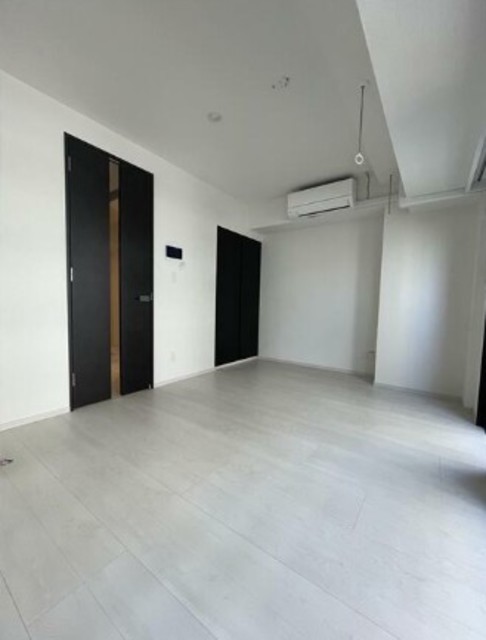 居室・リビング　室内