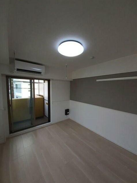 居室・リビング　6.3帖の洋室です