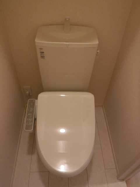 トイレ　温水洗浄暖房便座