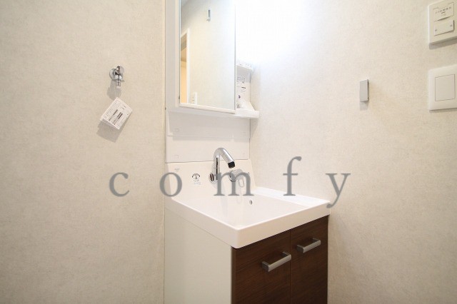 洗面設備　便利な独立洗面台