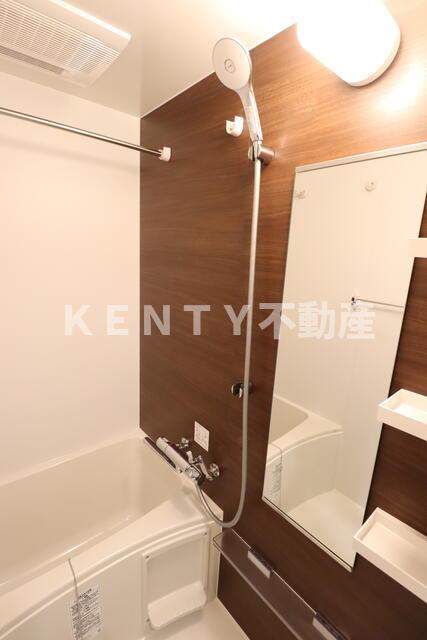 バス・シャワールーム　同タイプ、別階