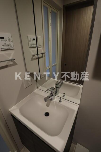 洗面設備　同タイプ、別階