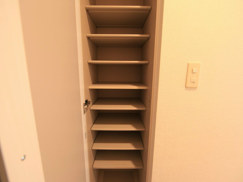 玄関　玄関　シューズボックス付（収納充実してます）