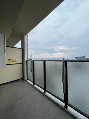 バルコニー　※別号室の写真です。現況優先となります。