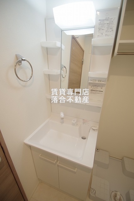 洗面設備　独立洗面化粧台付き