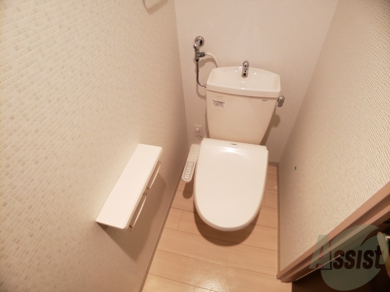 トイレ　こちらはトイレです。清潔感があり、安心して使用できます。