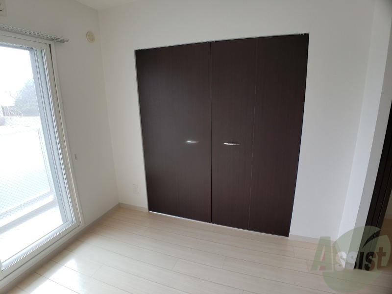 収納　寝室のクローゼットです。部屋がすっきり片付きます。