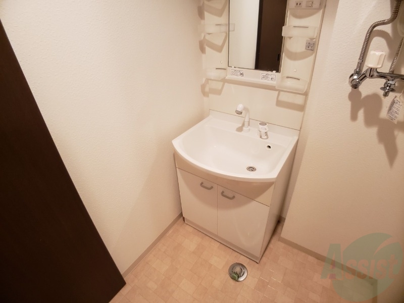 洗面設備　洗面台はこちら。身支度はここでばっちりですね。