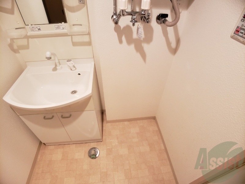 その他設備　洗濯機置場は室内にあるのでもちろんいつでも洗濯できます。