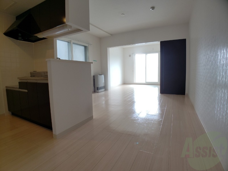 居室・リビング　広くてキレイなＬＤＫが広がっていて、充実した生活が送れそう。