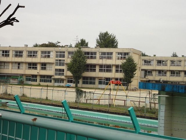小学校　常盤平第一小学校（小学校）まで430m