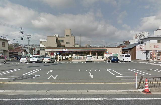 コンビニ　セブン‐イレブン／直方殿町店（コンビニ）まで670m