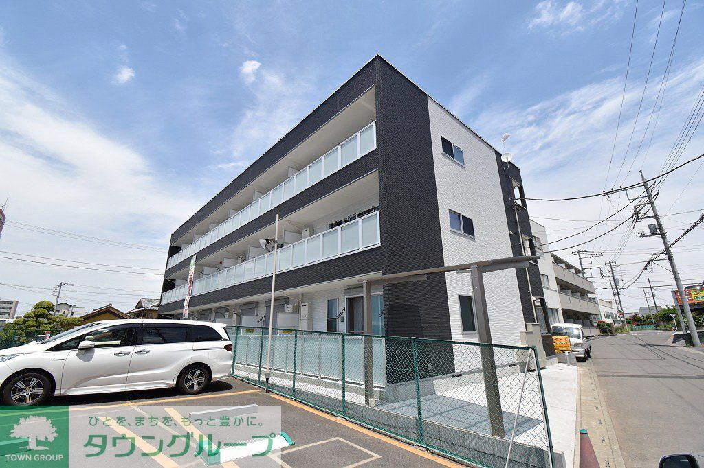 建物外観　駐車場