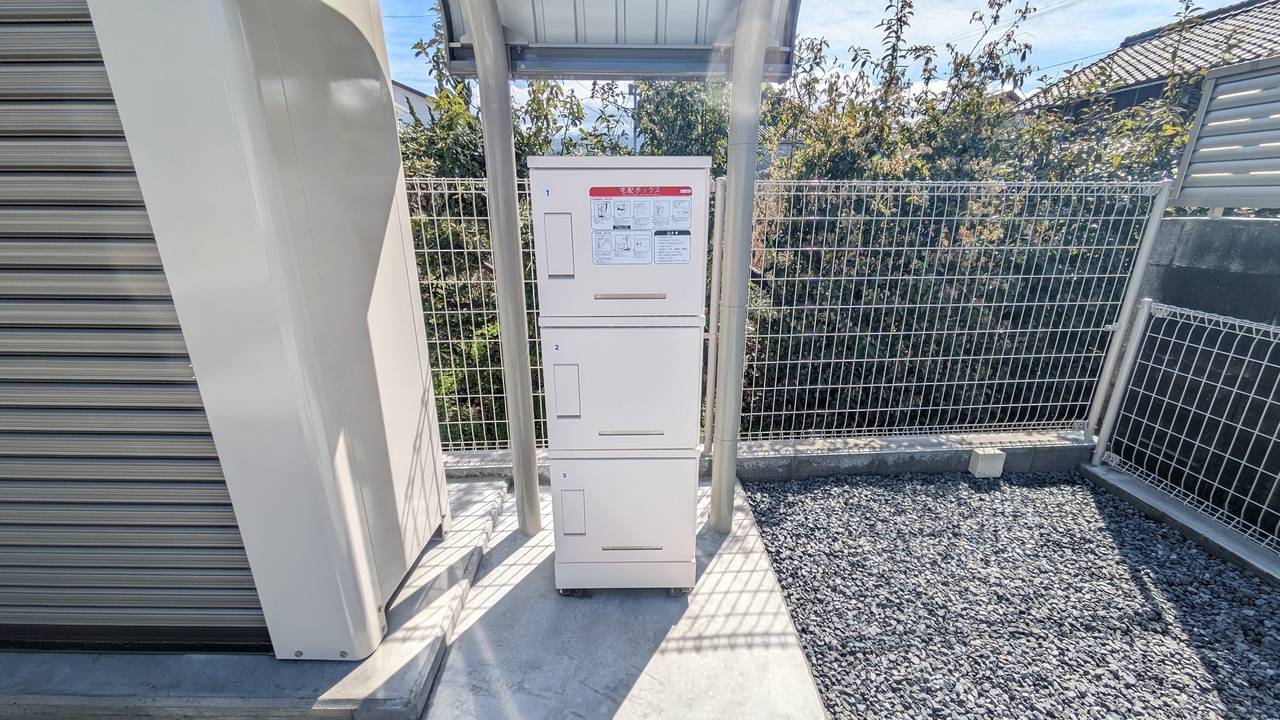 エントランス　宅配ボックス