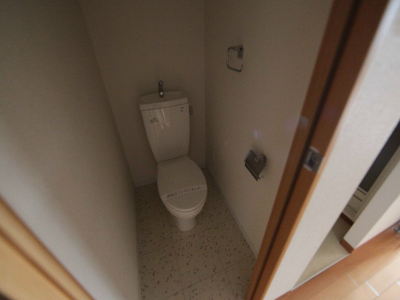 トイレ　洋式トイレ（温水洗浄便座設置可）