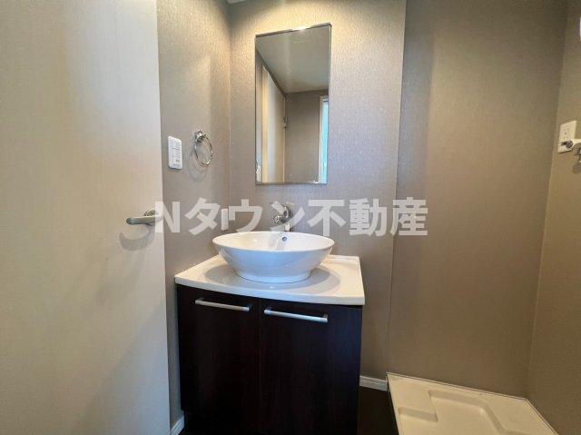 洗面設備　独立洗面台で身支度をすべて済ませてしまいましょう