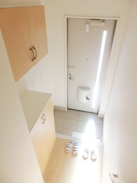 玄関　シューズBOX付になります。