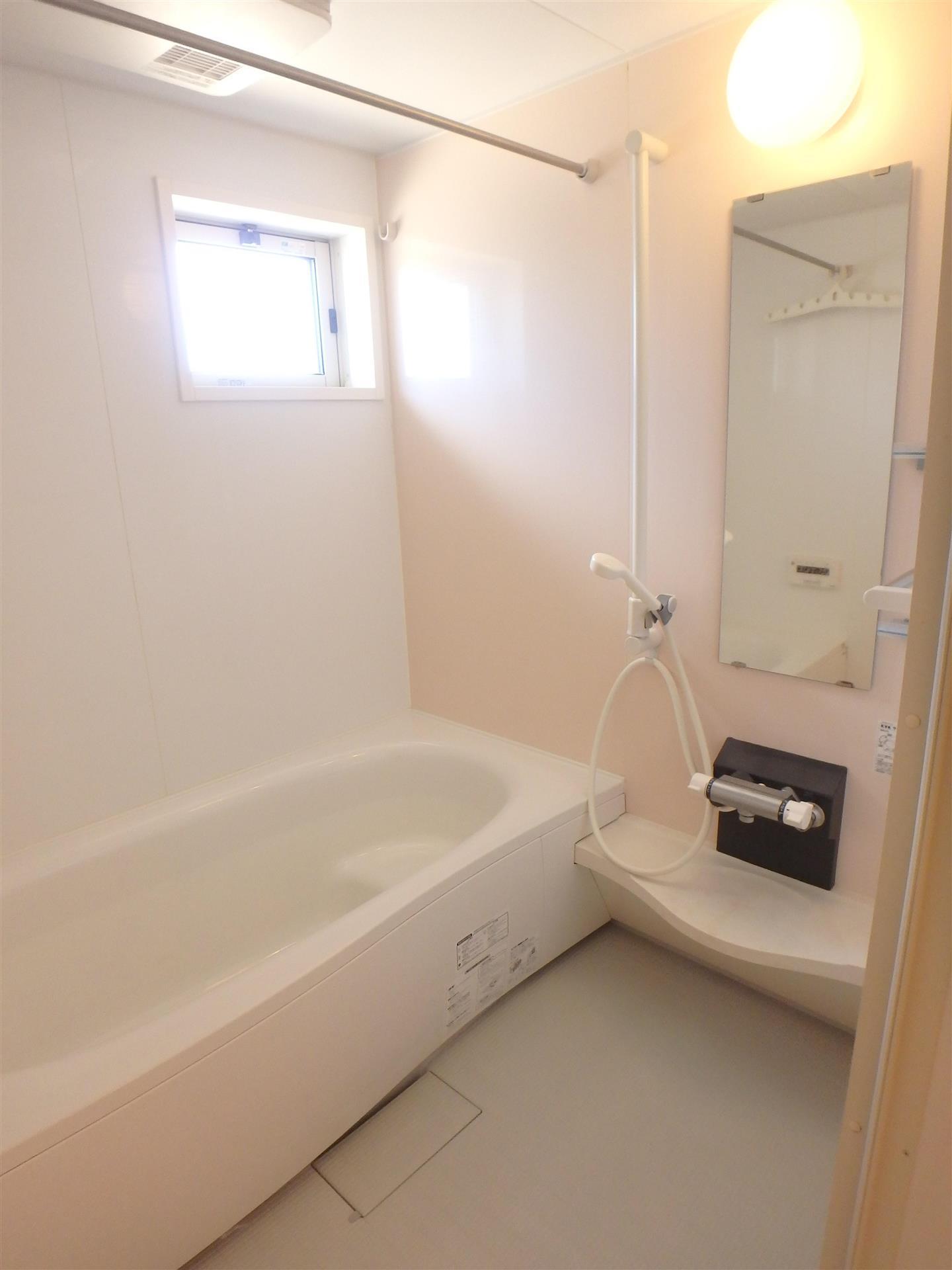 バス・シャワールーム　同タイプ室内写真