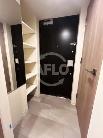 玄関　コンフォリア・リヴ博労町一丁目Q　玄関