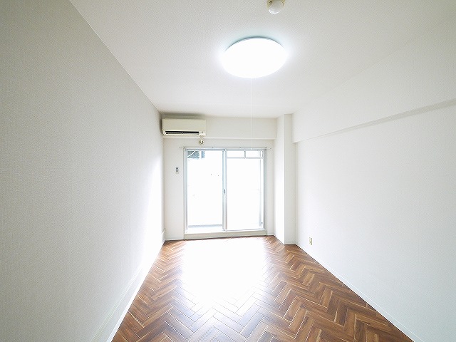 その他部屋・スペース　広くて明るい寝室