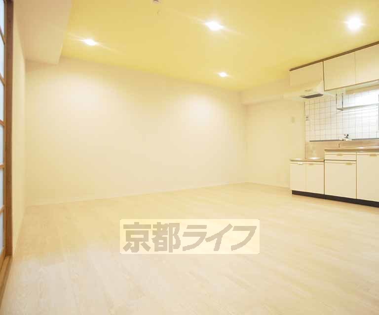 居室・リビング　明るい雰囲気で、元気が出ててきますね