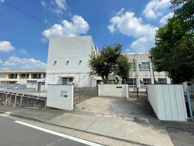小学校　名古屋市立山根小学校（小学校）まで539m
